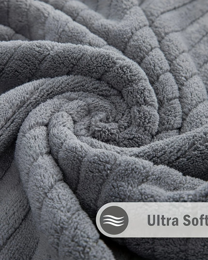 A set of (two) super comfy bath towels